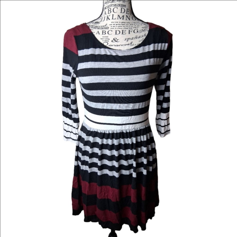 B Smart Medium Dress